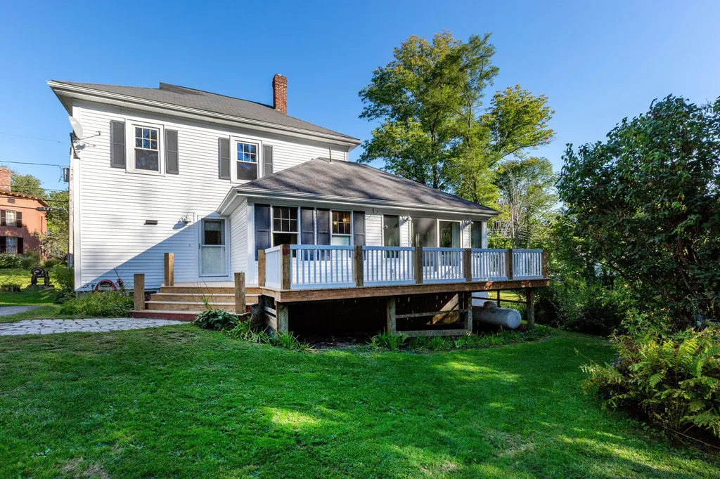 62 Federal Street Wiscasset ME 04578