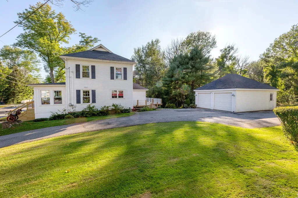62 Federal Street Wiscasset ME 04578