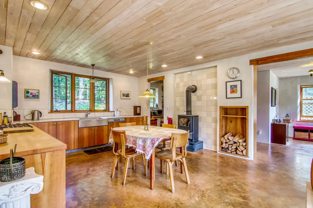 219 Kingdom Road Blue Hill ME 04614