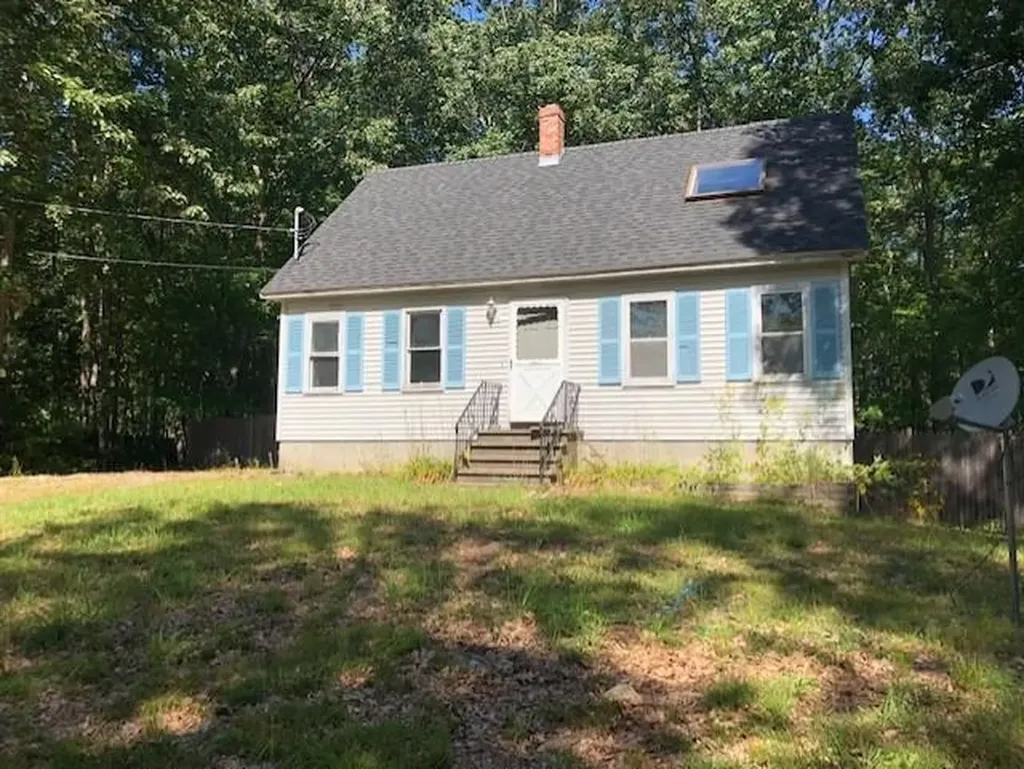 34 Pierce Avenue Sanford ME 04073