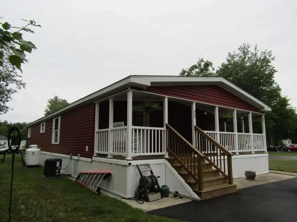 45 Ashleigh Lane Standish ME 04084