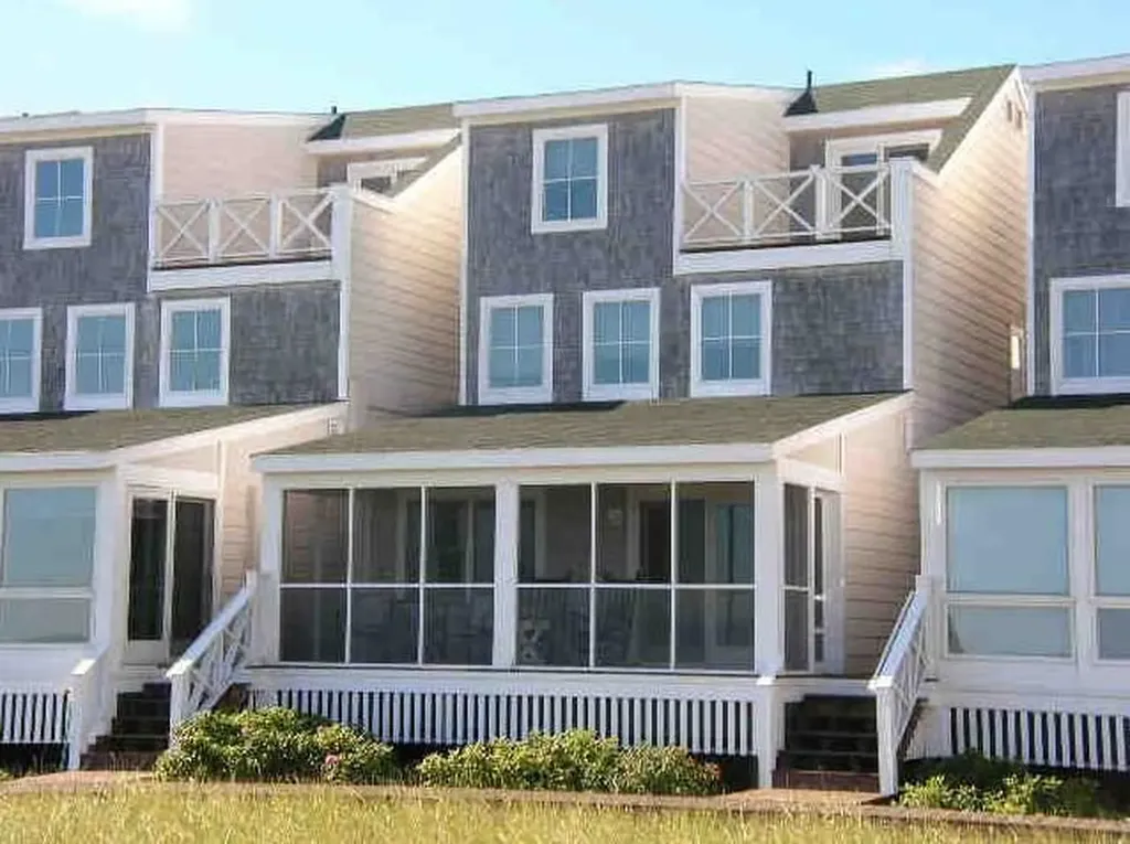 193 E Grand Avenue Old Orchard Beach ME 04064