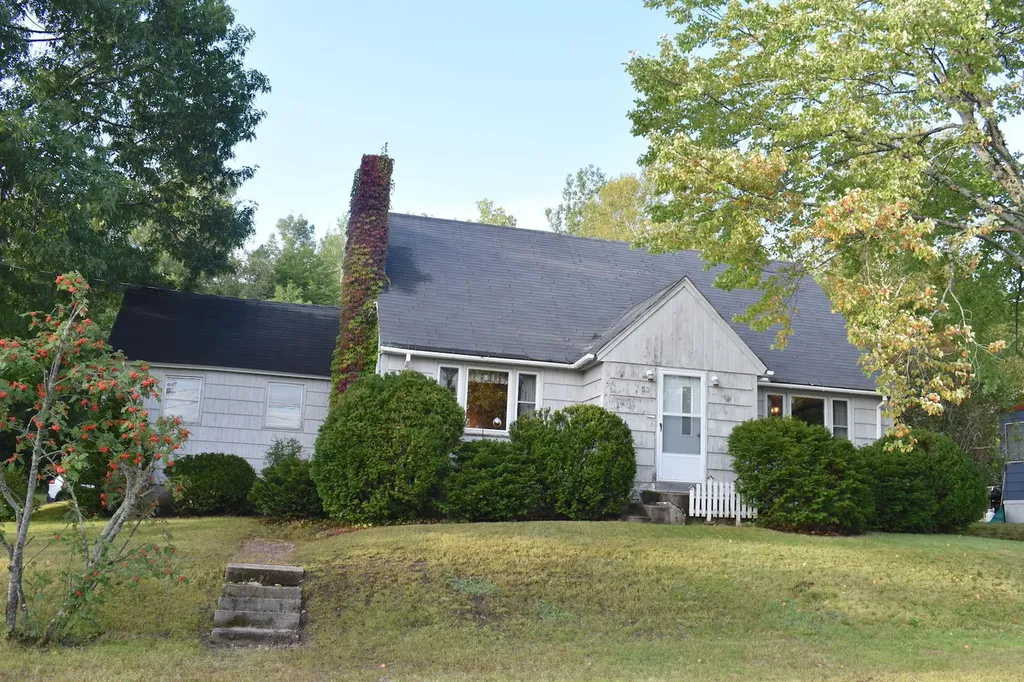 53 Winter Street Millinocket ME 04462