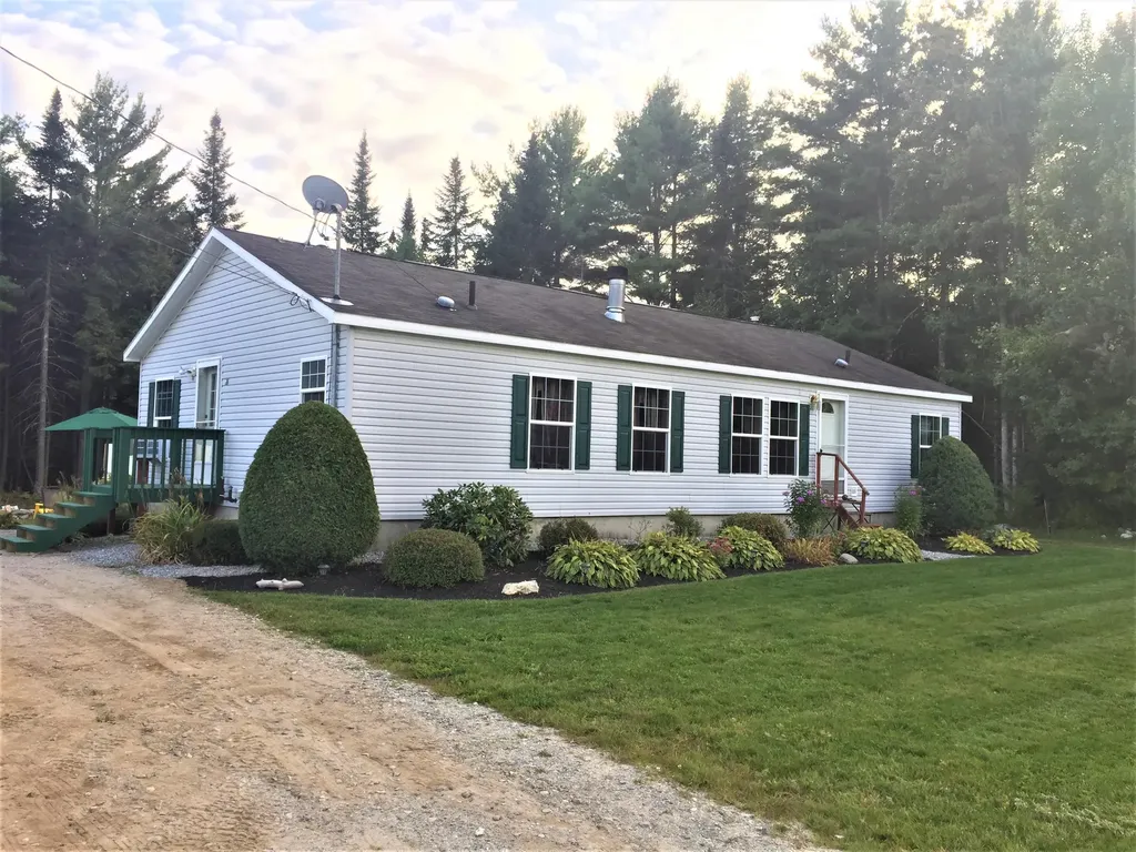 28 Mountain View Road Leeds ME 04263