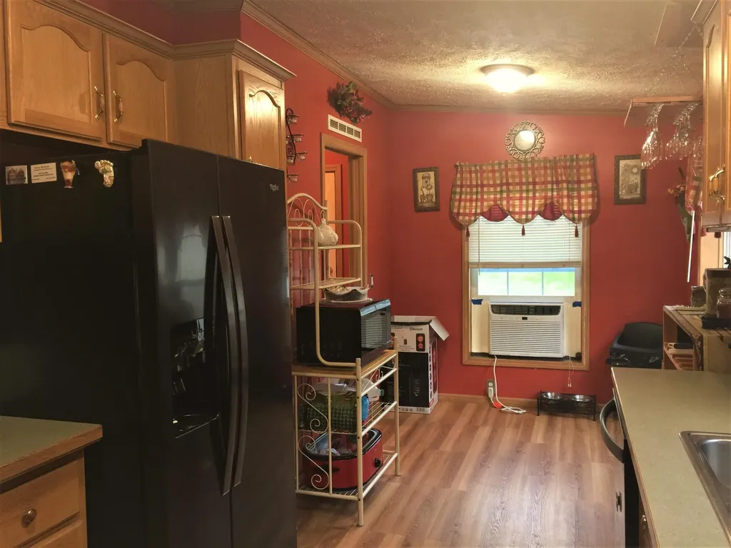 28 Mountain View Road Leeds ME 04263