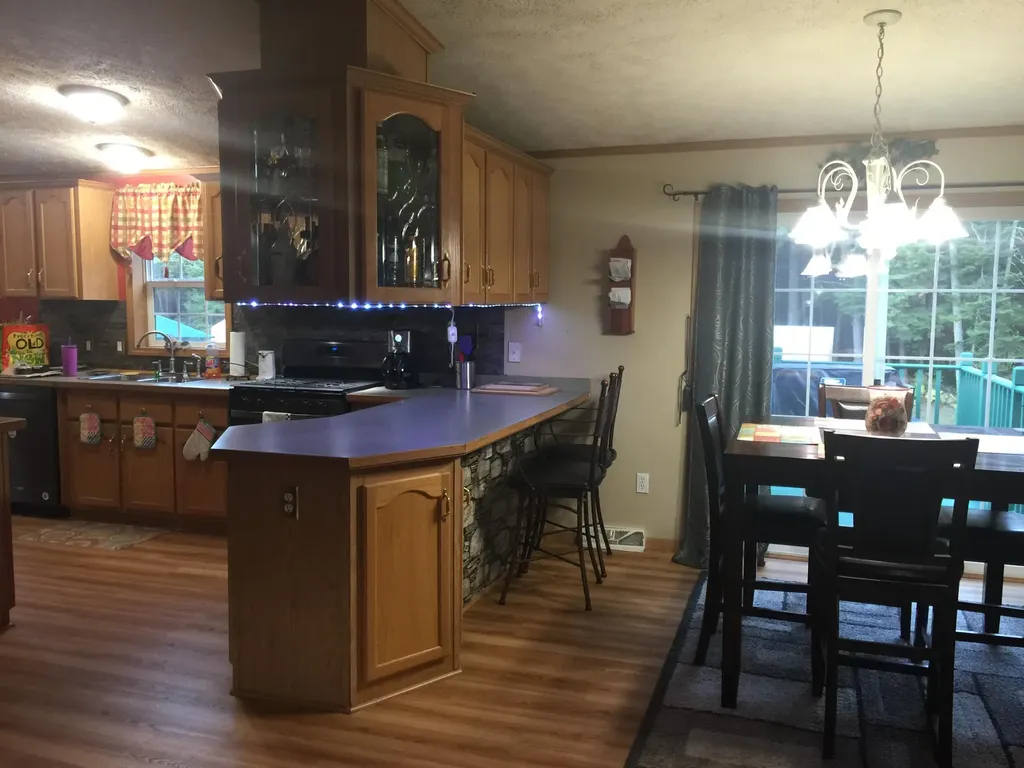28 Mountain View Road Leeds ME 04263