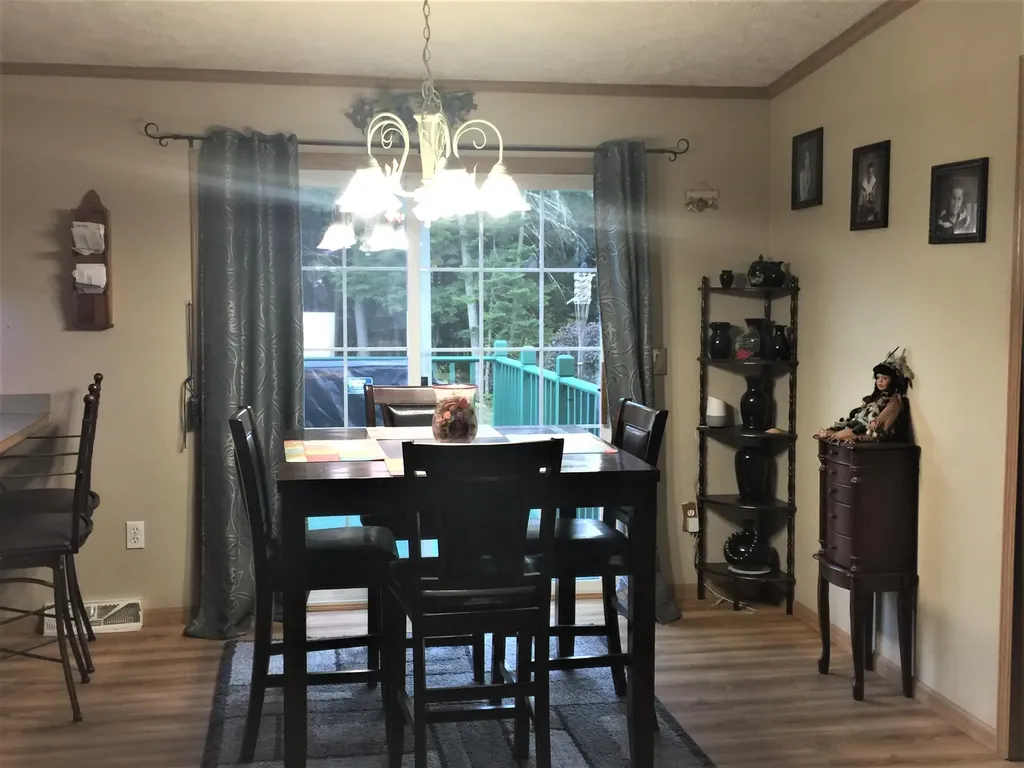 28 Mountain View Road Leeds ME 04263