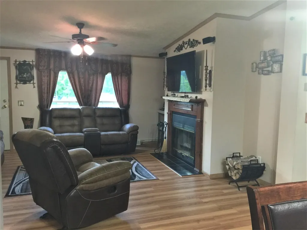 28 Mountain View Road Leeds ME 04263