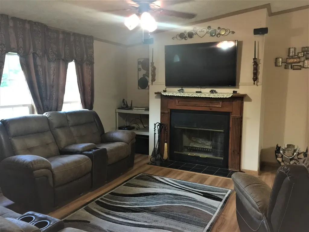 28 Mountain View Road Leeds ME 04263
