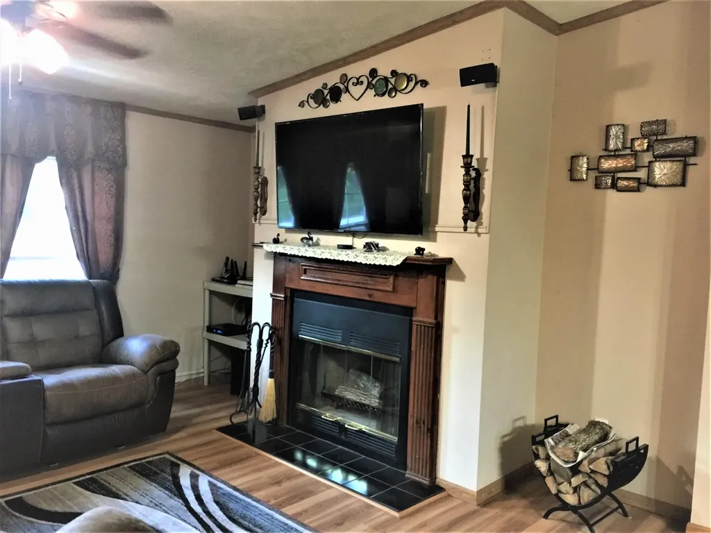 28 Mountain View Road Leeds ME 04263