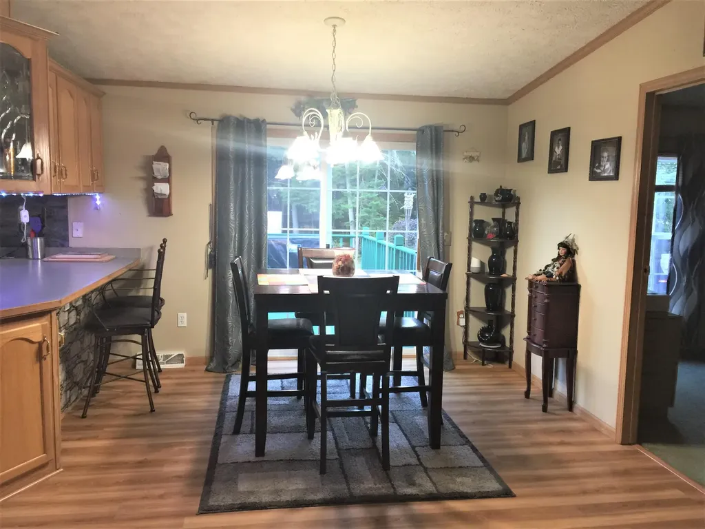 28 Mountain View Road Leeds ME 04263