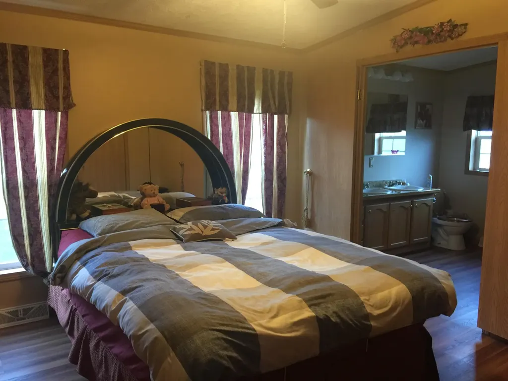 28 Mountain View Road Leeds ME 04263