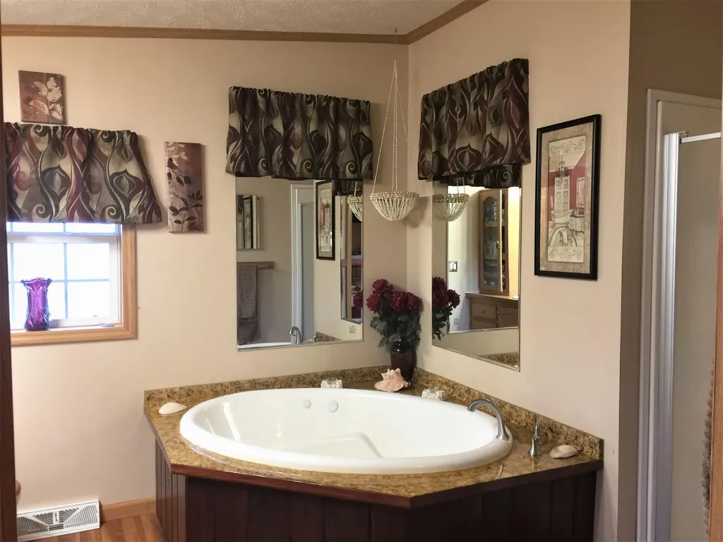 28 Mountain View Road Leeds ME 04263