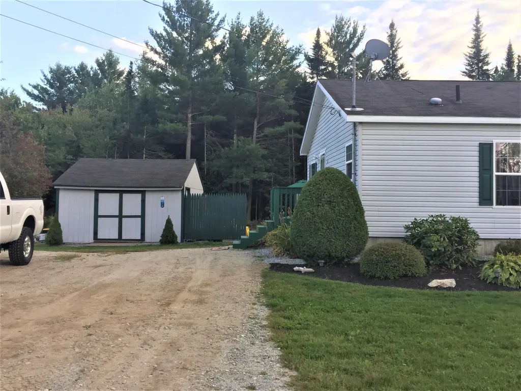 28 Mountain View Road Leeds ME 04263