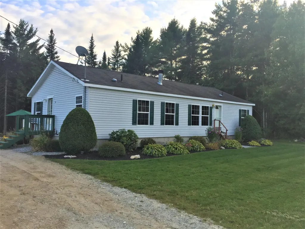 28 Mountain View Road Leeds ME 04263
