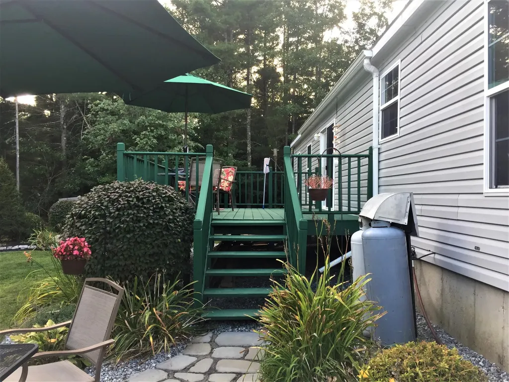 28 Mountain View Road Leeds ME 04263