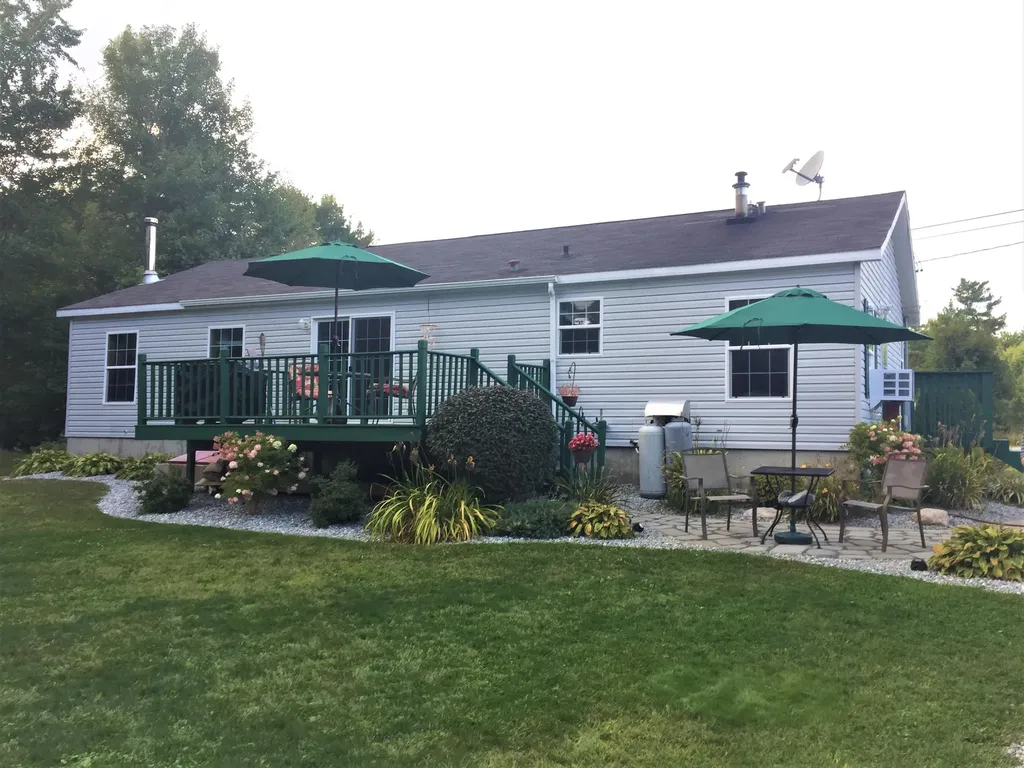 28 Mountain View Road Leeds ME 04263