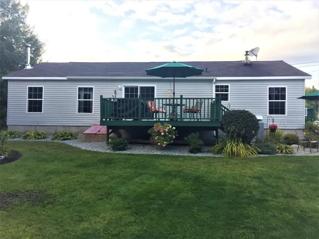 28 Mountain View Road Leeds ME 04263