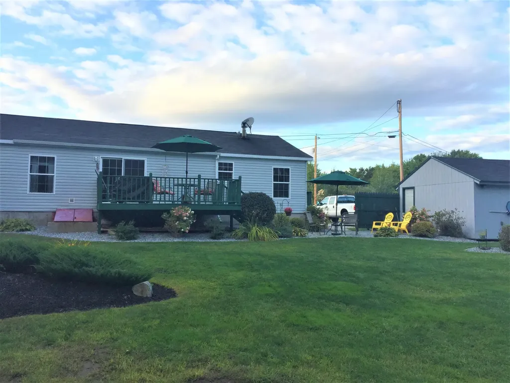 28 Mountain View Road Leeds ME 04263