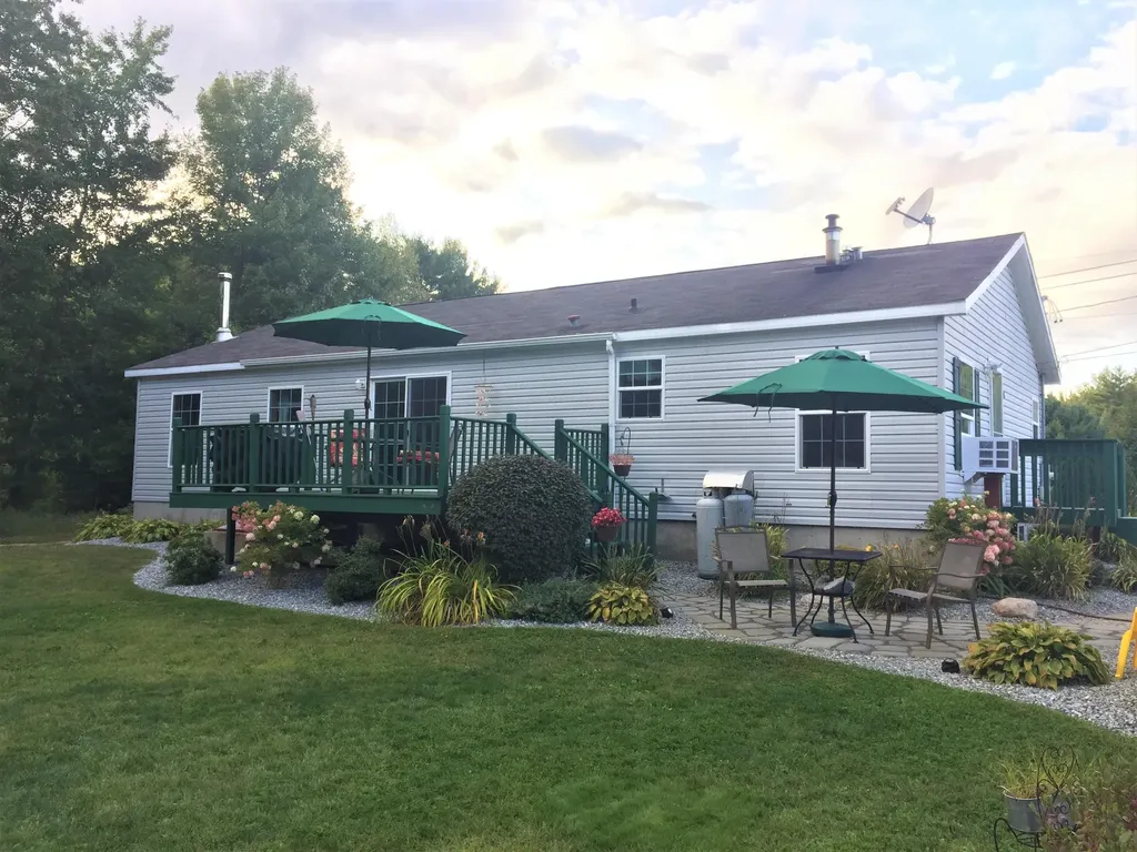 28 Mountain View Road Leeds ME 04263