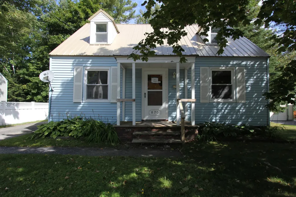 820 Somerset Street Rumford ME 04276