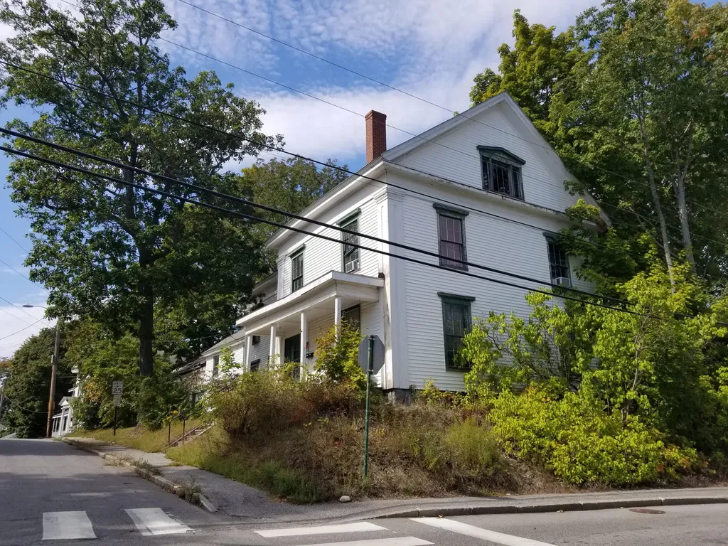 109 Oak Street Bath ME 04530