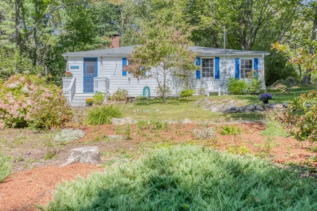 19 Sunny Acres Lane Boothbay ME 04537