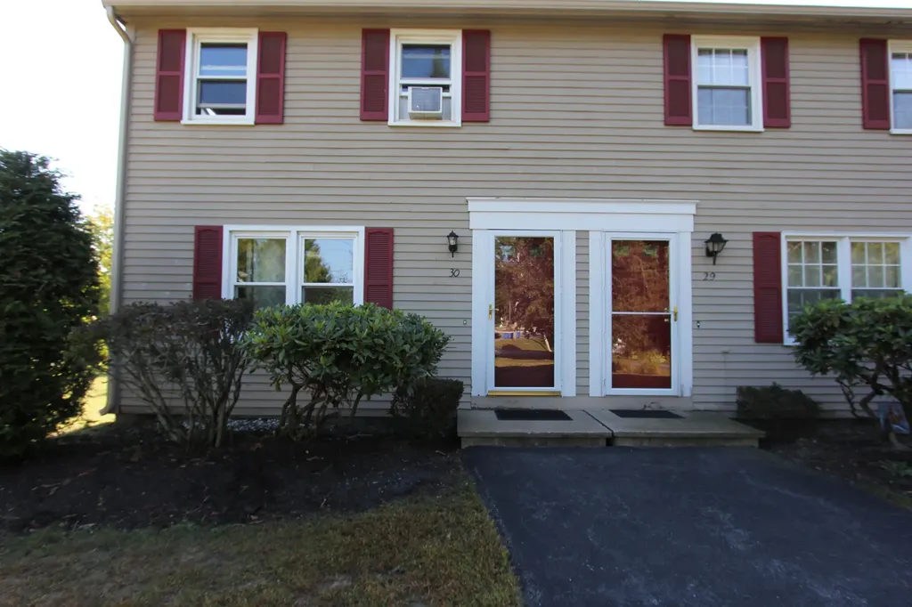 30 Jamestown Court South Portland ME 04106