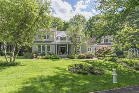 47 Lakeside Drive Falmouth ME 04105