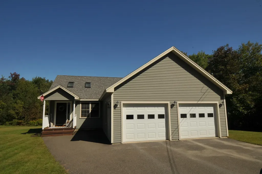539 Lebanon Road Winterport ME 04496