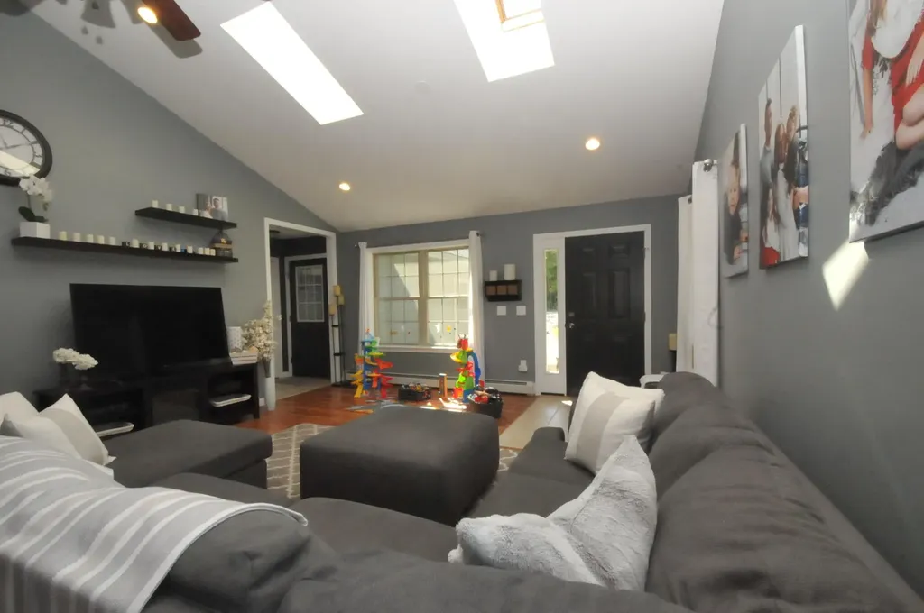 539 Lebanon Road Winterport ME 04496