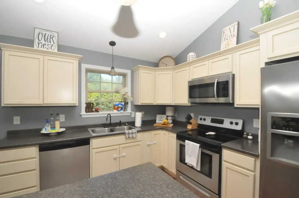 539 Lebanon Road Winterport ME 04496