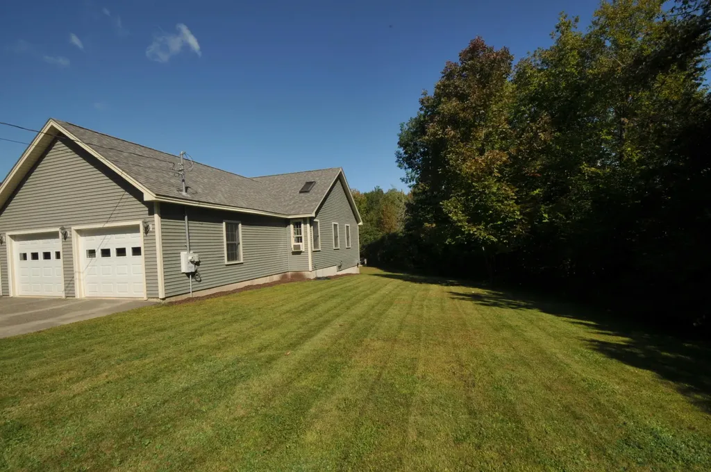 539 Lebanon Road Winterport ME 04496