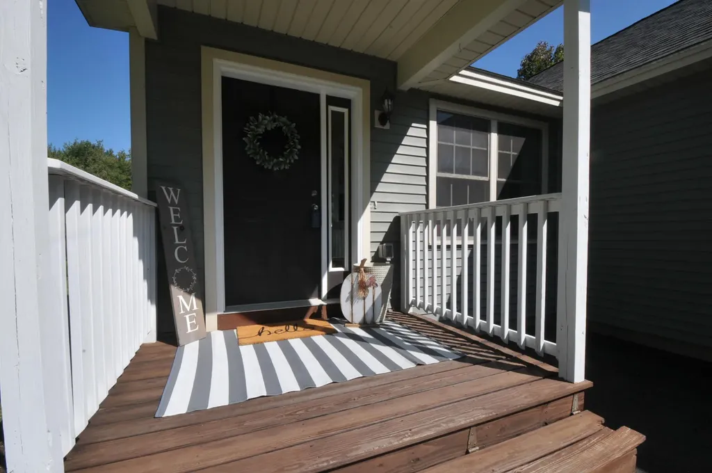 539 Lebanon Road Winterport ME 04496