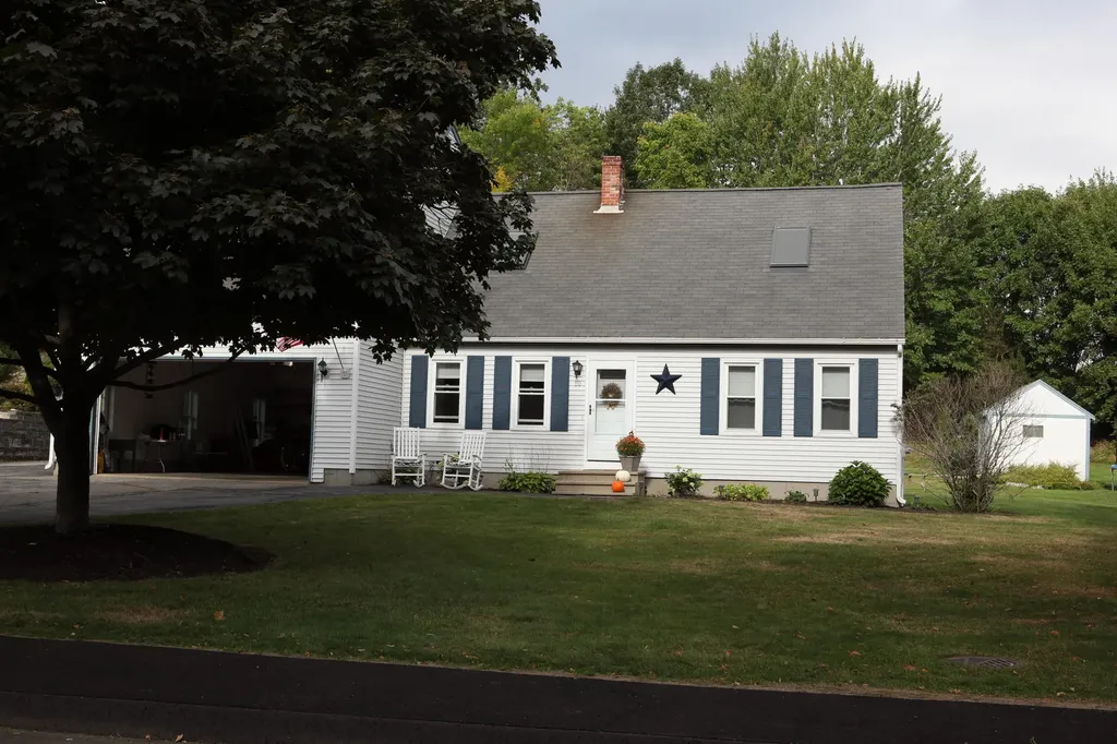 10 Village Lane Biddeford ME 04005
