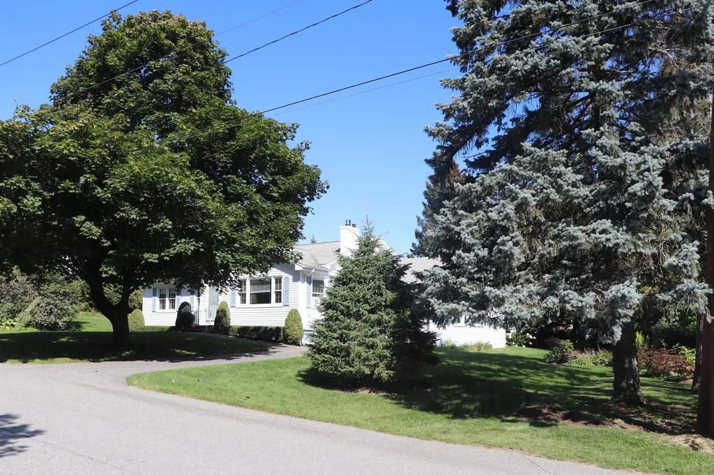 204 Norway Road Bangor ME 04401
