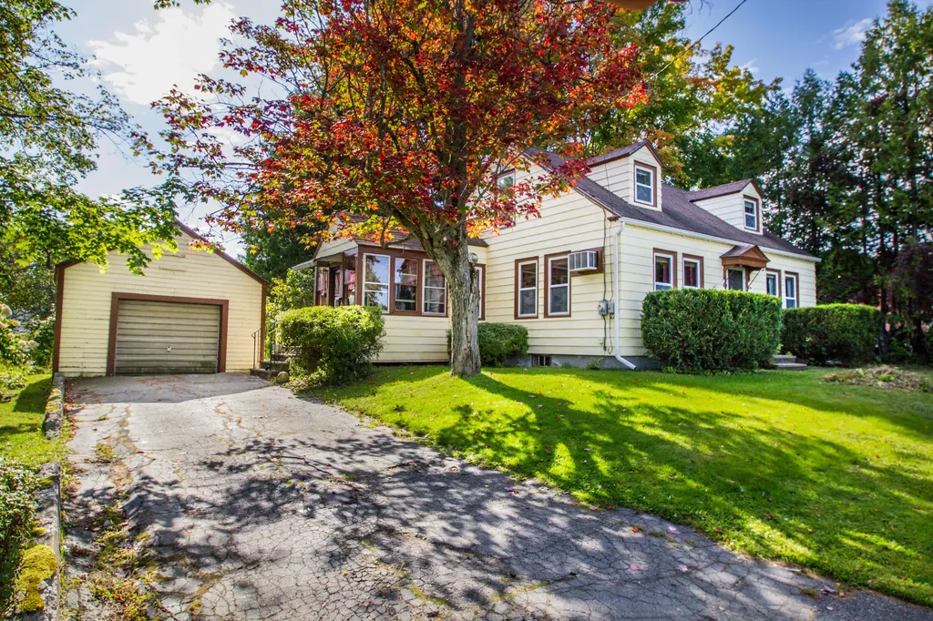 22 Elmhurst Street Waterville ME 04901