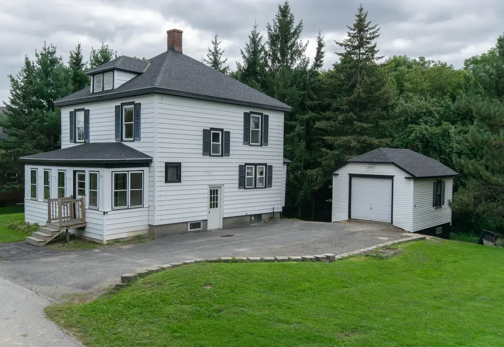 72 Catell Street Bangor ME 04401
