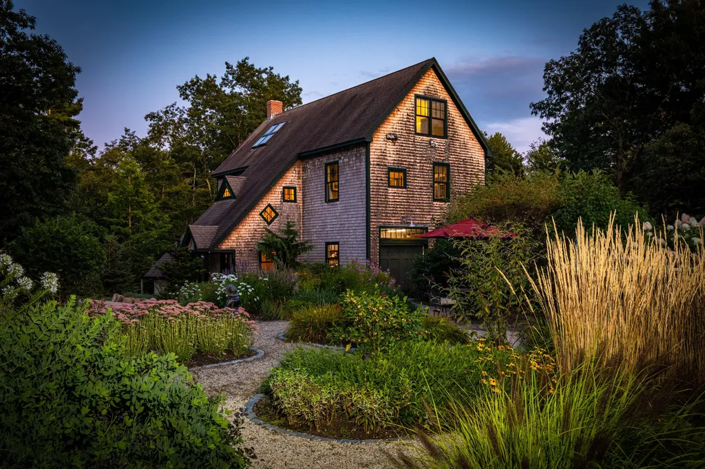 176 Brave Boat Harbor Road Kittery ME 03905