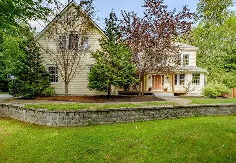 29 Brookside Drive Falmouth ME 04105