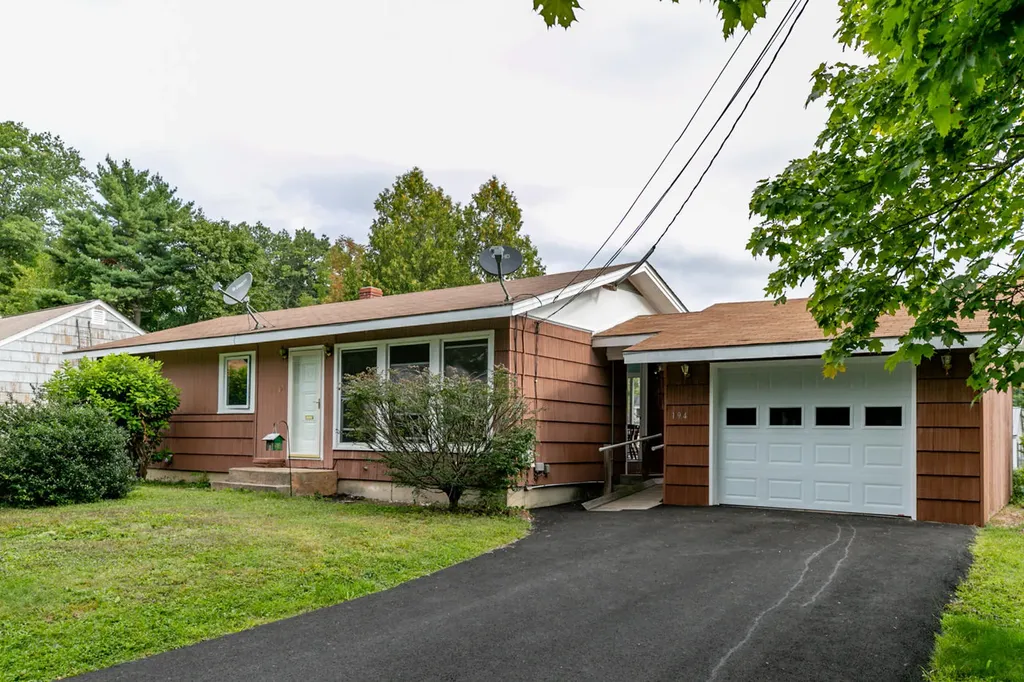 194 Harvard Street Auburn ME 04210