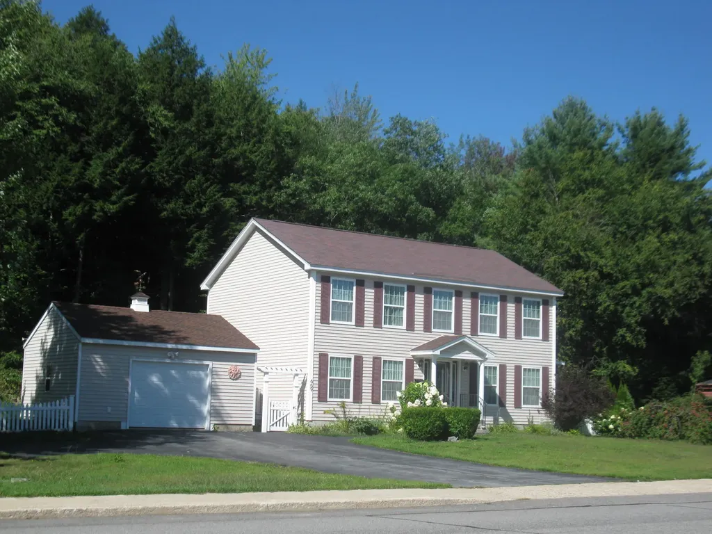 669 Main Street Sanford ME 04073