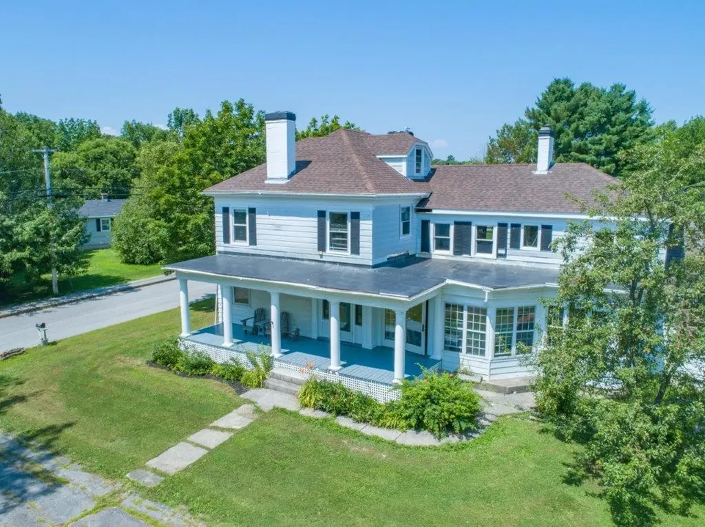 21 Ridge Road Bowdoinham ME 04008