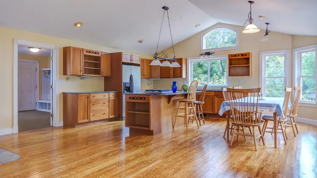 21 Ridge Road Bowdoinham ME 04008
