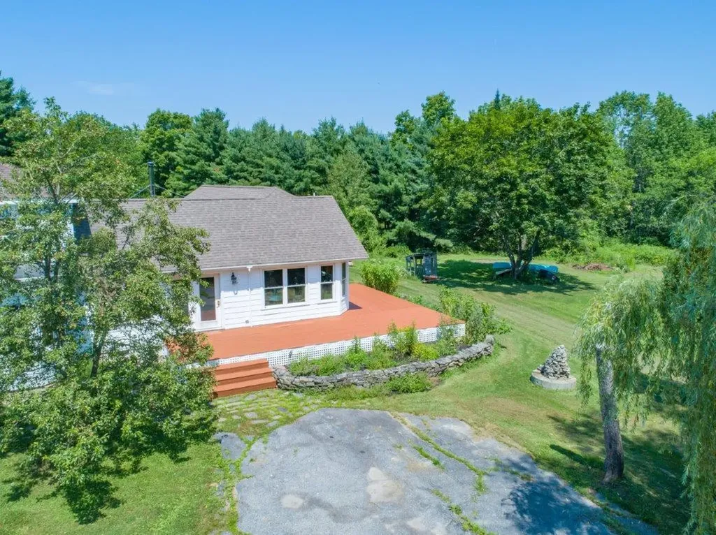 21 Ridge Road Bowdoinham ME 04008