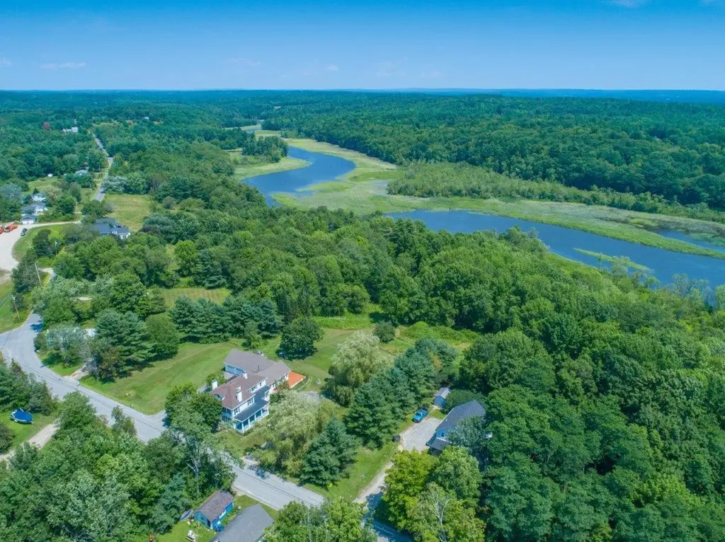 21 Ridge Road Bowdoinham ME 04008