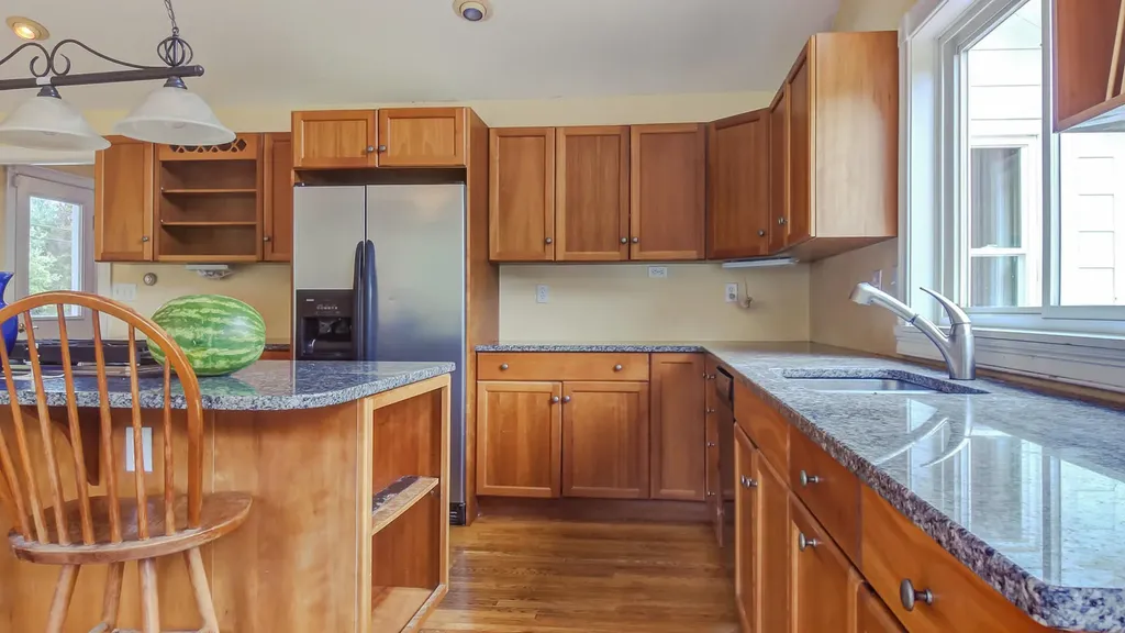 21 Ridge Road Bowdoinham ME 04008