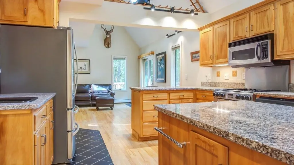 71 Oatway Lane Winthrop ME 04364