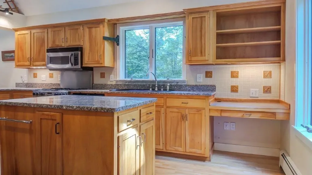 71 Oatway Lane Winthrop ME 04364