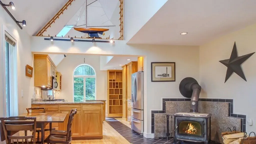 71 Oatway Lane Winthrop ME 04364